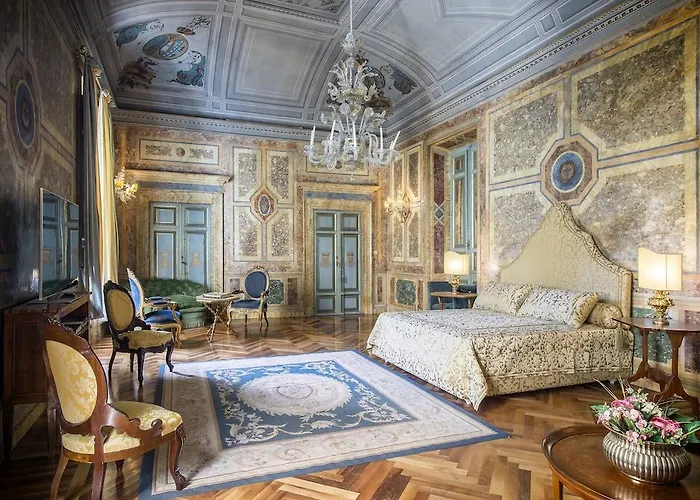 Residenza Napoleone Iii לינה וארוחת בוקר 4*